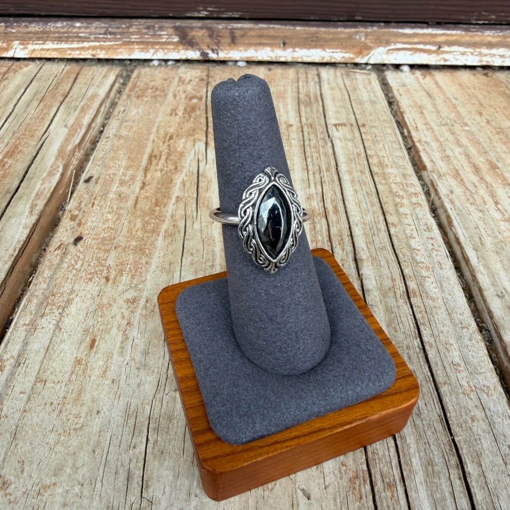 Whimsigoth Vintage Avon Ring  Black Onyx Style Marquise Gothic Ornate Silver 8.5